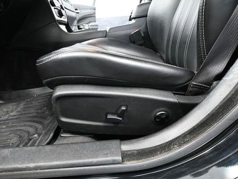 Used 2018 Chrysler 300 S image 20