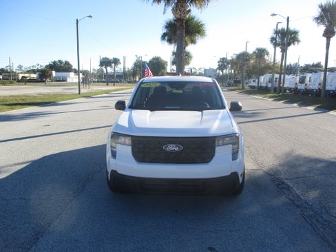 Used 2025 Ford Maverick XL w/ Equipment Group 102A image 2