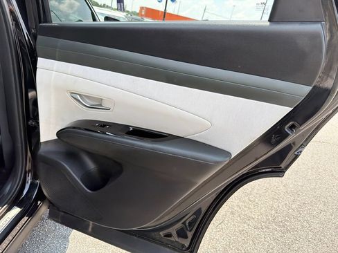 Used 2025 Hyundai Tucson Limited FWD image 16