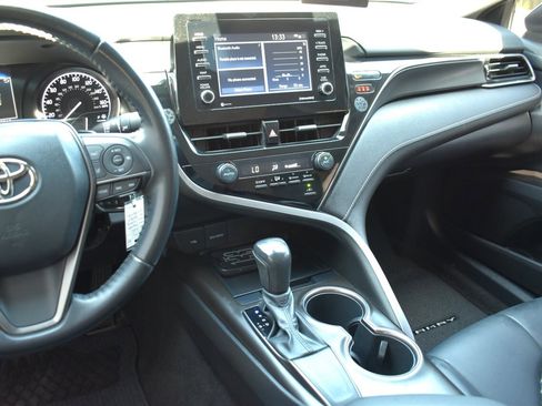 Used 2021 Toyota Camry SE FWD image 20