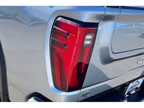 Used 2024 GMC Sierra 2500 SLT w/ SLT Premium Package AWD/4WD image 21