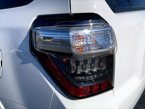 Used 2023 Toyota 4Runner TRD Off-Road Premium w/ Moonroof Package AWD/4WD image 29