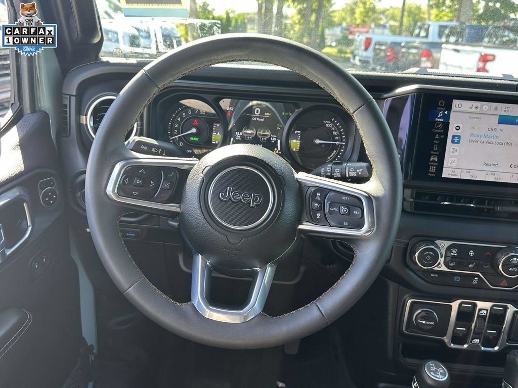 Used 2024 Jeep Wrangler Unlimited Sahara w/ Technology Group AWD/4WD image 13