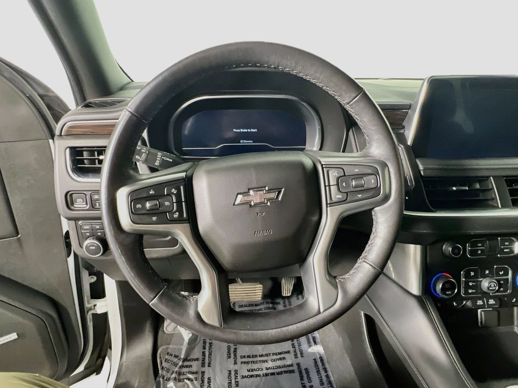 Certified 2022 Chevrolet Tahoe Z71 w/ Luxury Package AWD/4WD image 10