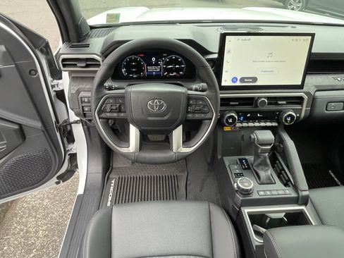 Certified 2025 Toyota Tacoma Limited AWD/4WD image 13