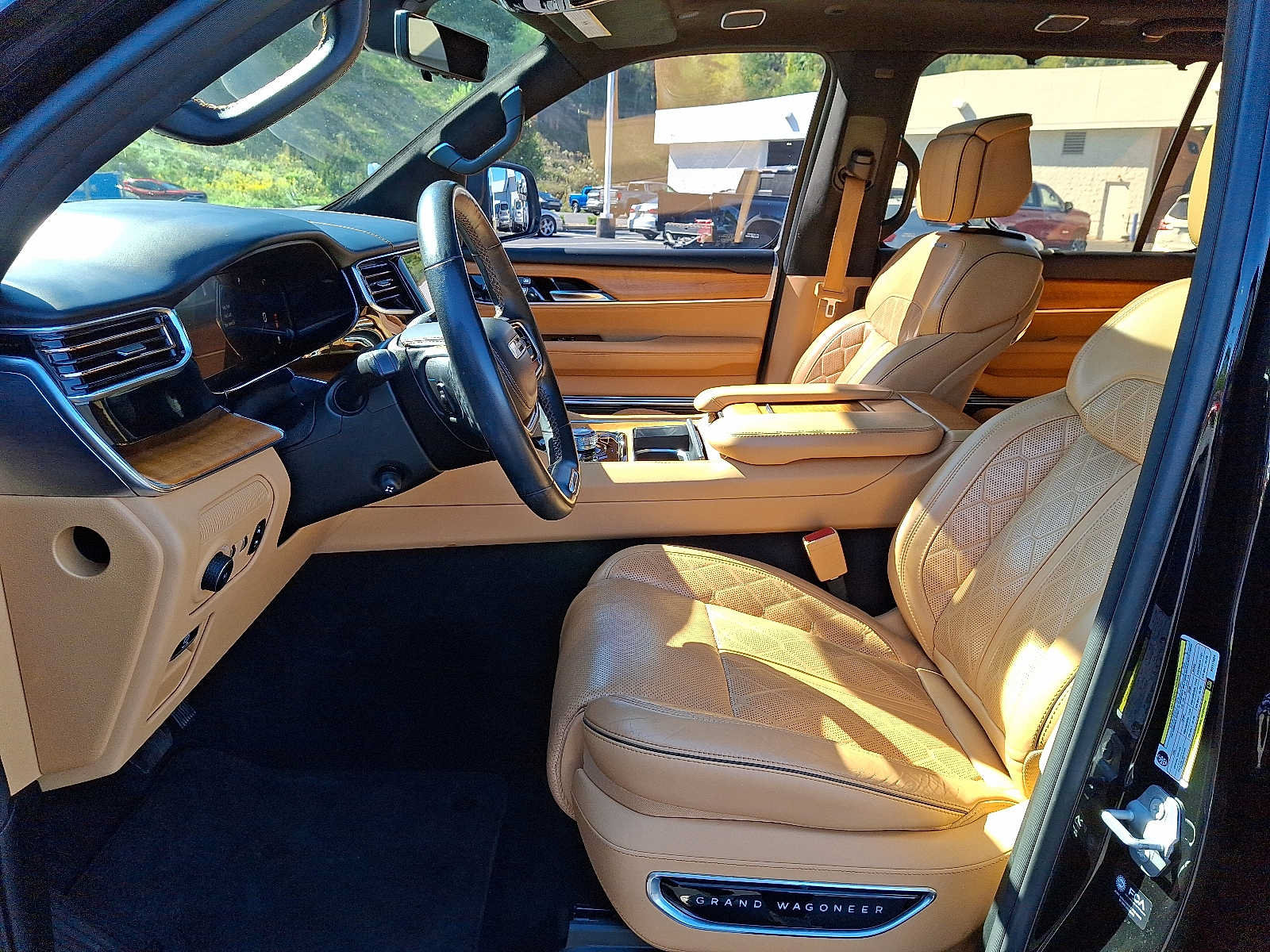 Used 2022 Jeep Grand Wagoneer Series III AWD/4WD image 15