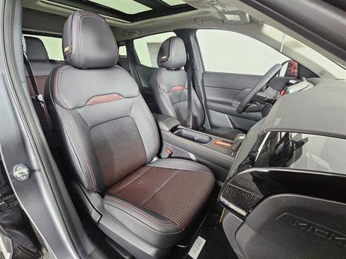 New 2025 Nissan Kicks SR w/ SR Premium Package image 13