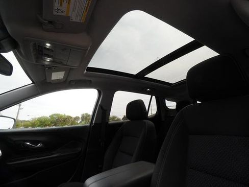 Used 2023 GMC Terrain SLE w/ Driver Convenience Package FWD image 24