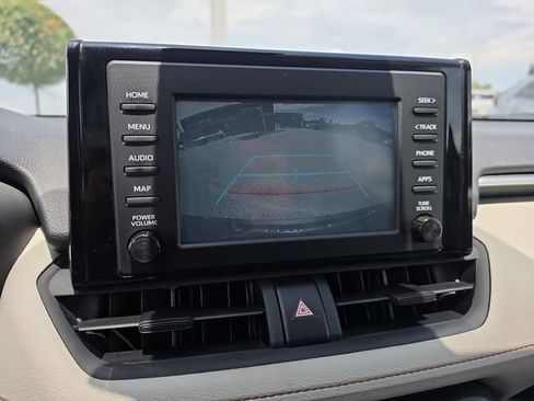Used 2019 Toyota RAV4 XLE FWD image 25
