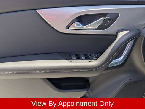 Used 2025 Chevrolet Blazer LT FWD image 11