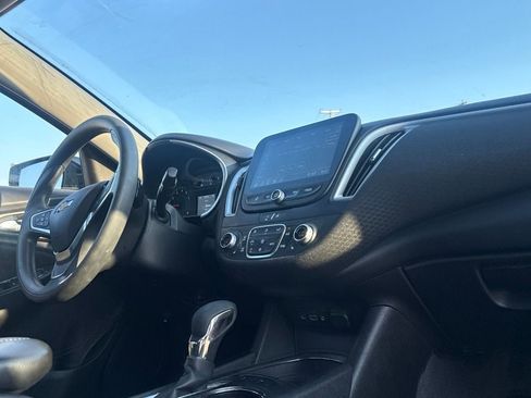 Used 2025 Chevrolet Malibu LT FWD image 30