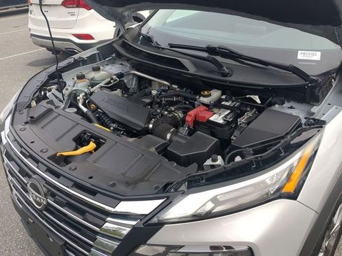 Used 2024 Nissan Rogue S image 46