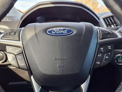 Used 2023 Ford Edge SEL image 15