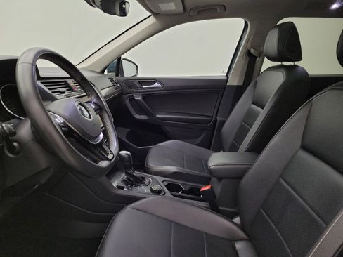 Used 2021 Volkswagen Tiguan SE image 17