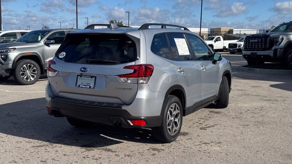 Used 2019 Subaru Forester Premium w/ Popular Package #1 AWD/4WD image 2