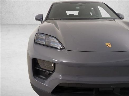New 2026 Porsche Macan Electric image 11