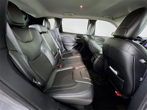 Used 2020 Jeep Cherokee Latitude Plus image 39