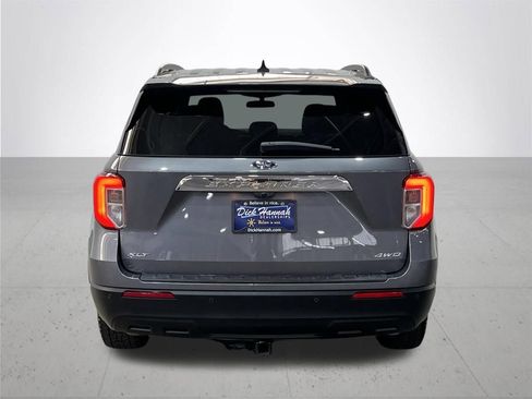 Used 2022 Ford Explorer XLT AWD/4WD image 11