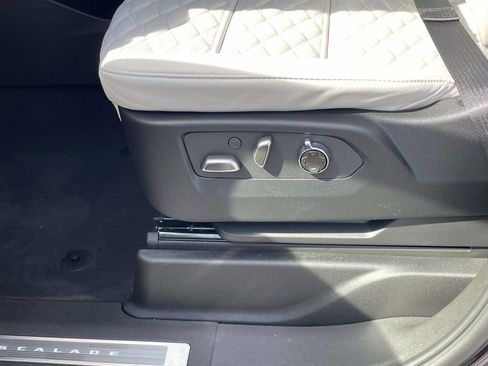 New 2026 Cadillac Escalade Platinum Sport w/ LPO, ONYX Package image 22
