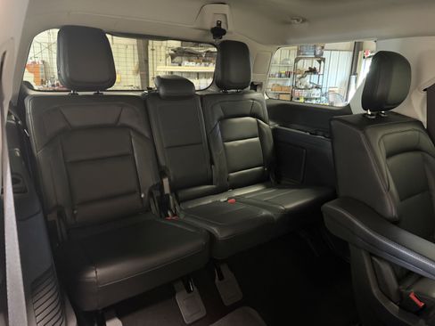 Used 2025 Lincoln Navigator Reserve AWD/4WD image 27
