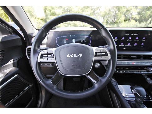 Used 2025 Kia Telluride S FWD image 14