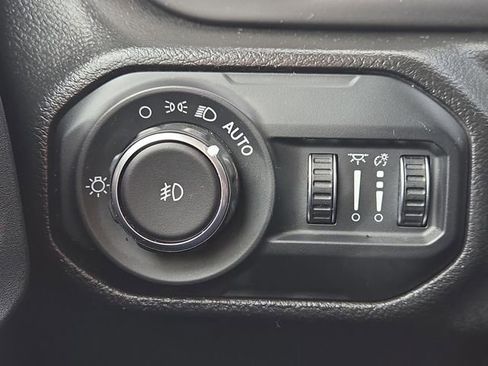 Used 2022 Jeep Wrangler Unlimited Sport image 25