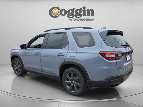 New 2026 Honda Pilot Sport image 3