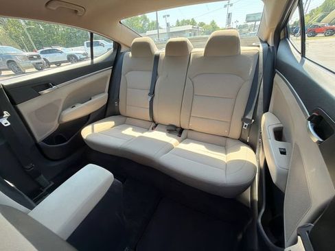 Used 2020 Hyundai Elantra SEL FWD image 16