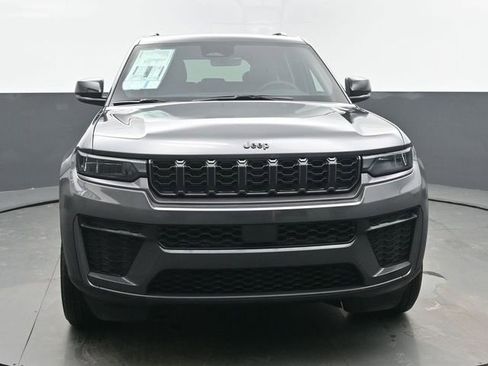 New 2026 Jeep Grand Cherokee Laredo image 8