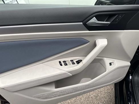 New 2025 Volkswagen Jetta SE FWD image 12
