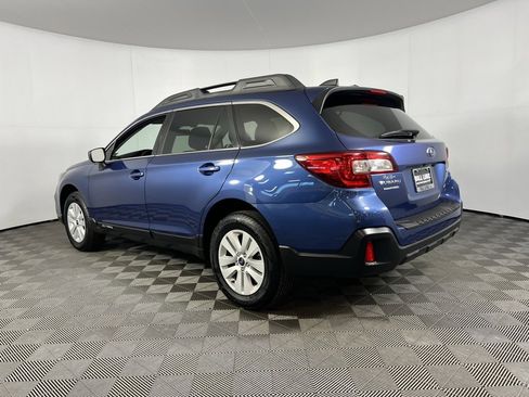 Used 2019 Subaru Outback 2.5i Premium image 7