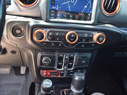 Used 2023 Jeep Gladiator Mojave w/ LED Lighting Group AWD/4WD image 19