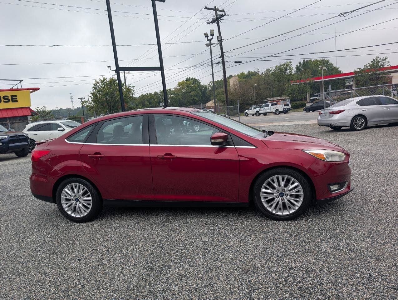 Used 2015 Ford Focus Titanium FWD image 5