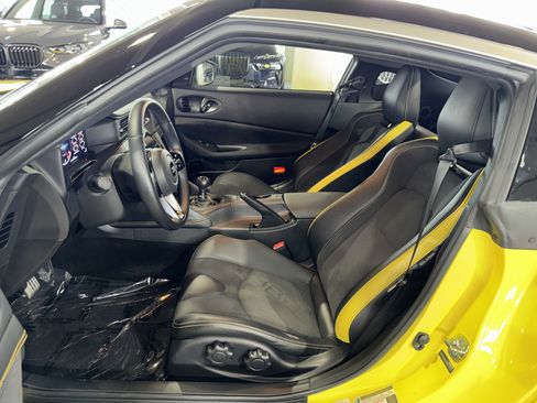 Used 2023 Nissan Z w/ Floor Mat Package (L93) RWD image 14