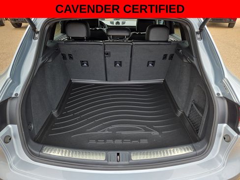 Used 2025 Porsche Macan AWD/4WD image 12
