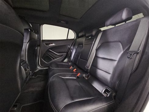 Used 2018 Mercedes-Benz GLA 250 4MATIC image 20