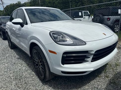 Used 2023 Porsche Cayenne AWD/4WD image 2