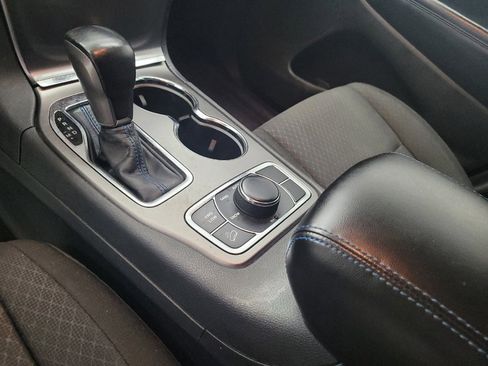 Used 2018 Jeep Grand Cherokee Laredo image 26