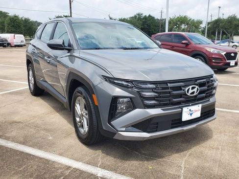 Used 2025 Hyundai Tucson SE FWD image 3