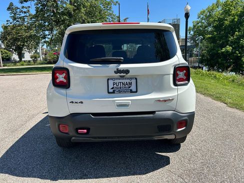 Used 2019 Jeep Renegade Trailhawk w/ Cold Weather Group II AWD/4WD image 4