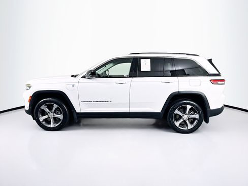 Used 2022 Jeep Grand Cherokee Limited 4xe w/ Luxury Tech Group II AWD/4WD image 4