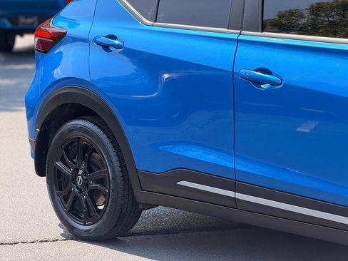 Used 2023 Nissan Kicks SR w/ SR Premium Package FWD image 7