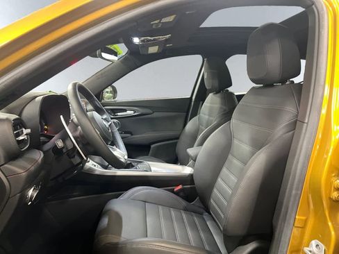 Used 2024 Dodge Hornet R/T Plus w/ Tech Pack Plus w/o Parking image 8