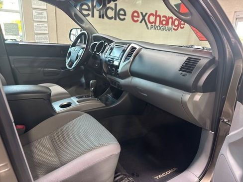 Used 2012 Toyota Tacoma PreRunner image 25
