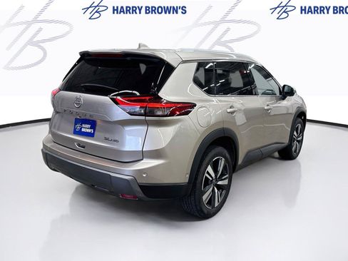 Used 2024 Nissan Rogue SL AWD/4WD image 10