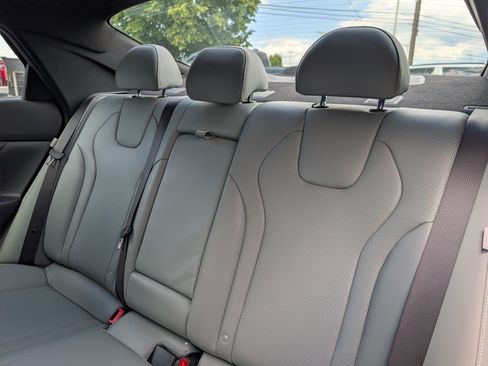 Used 2025 Hyundai Elantra Limited FWD image 29