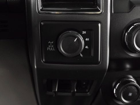 Used 2022 Ford F250 XLT w/ XLT Premium Package image 18