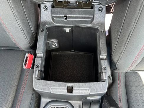 Used 2022 Jeep Wrangler Unlimited Rubicon w/ Cold Weather Group AWD/4WD image 35