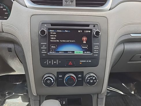 Used 2017 Chevrolet Traverse LS FWD image 23