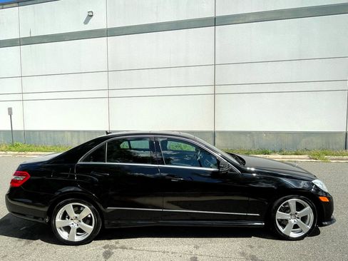 Used 2010 Mercedes-Benz E 350 4MATIC Sedan image 10